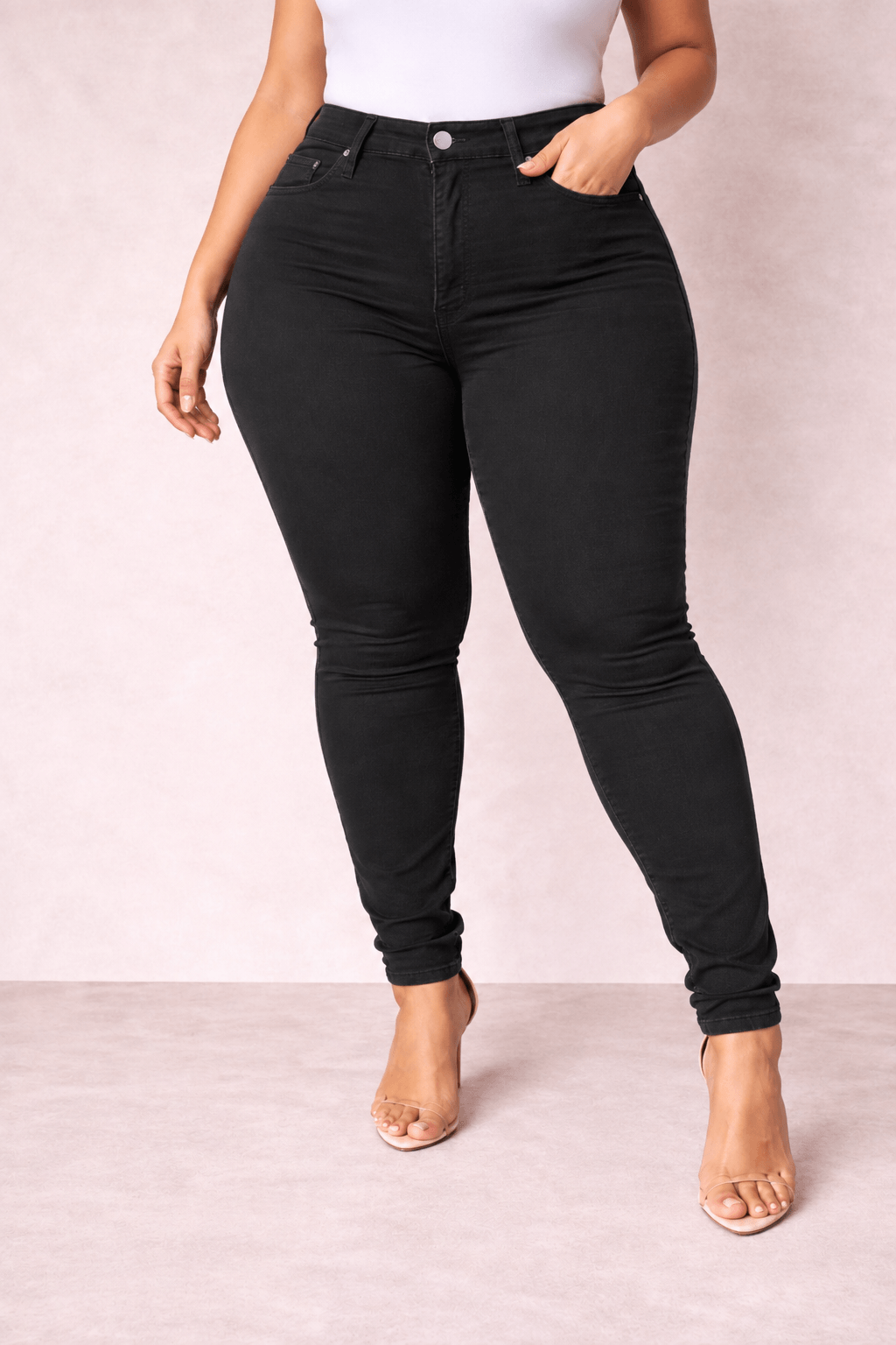 Pantalón Cashia Denim 101 negro de tiro alto y corte slim fit, medio plano inferior en talla 3XL.