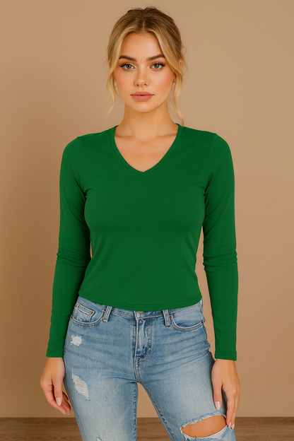 Camiseta Cashia Basic cuello V, color verde, manga larga, vista medio plano