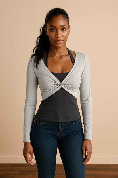 Camiseta Cashia Málaga, manga larga, color gris claro, vista frontal, medio plano