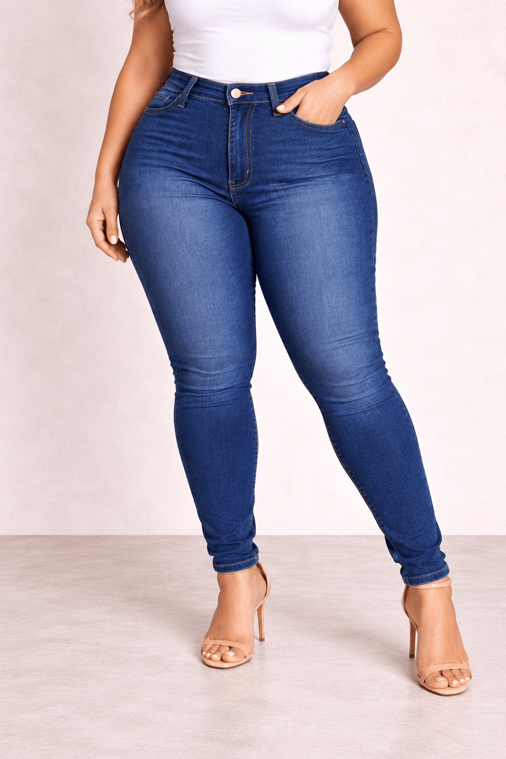 Pantalón Cashia Denim 101 azul oscuro de tiro alto y corte slim fit, medio plano inferior en talla 3XL.