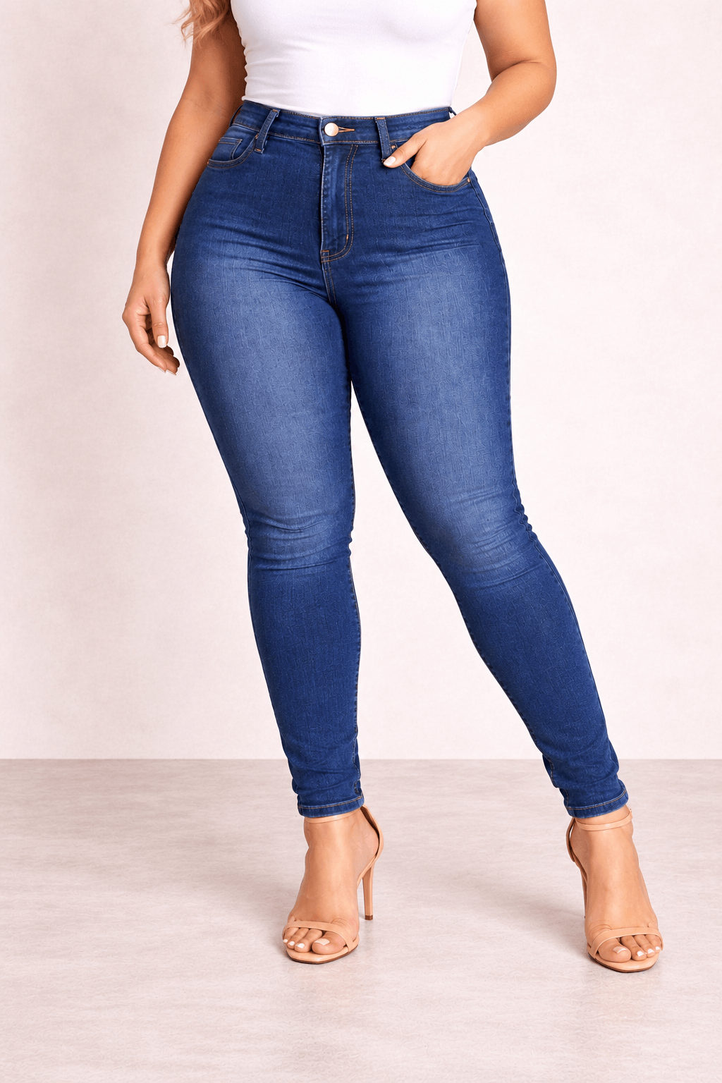 Pantalón Cashia Denim 101 azul oscuro de tiro alto y corte slim fit, medio plano inferior en talla XL.