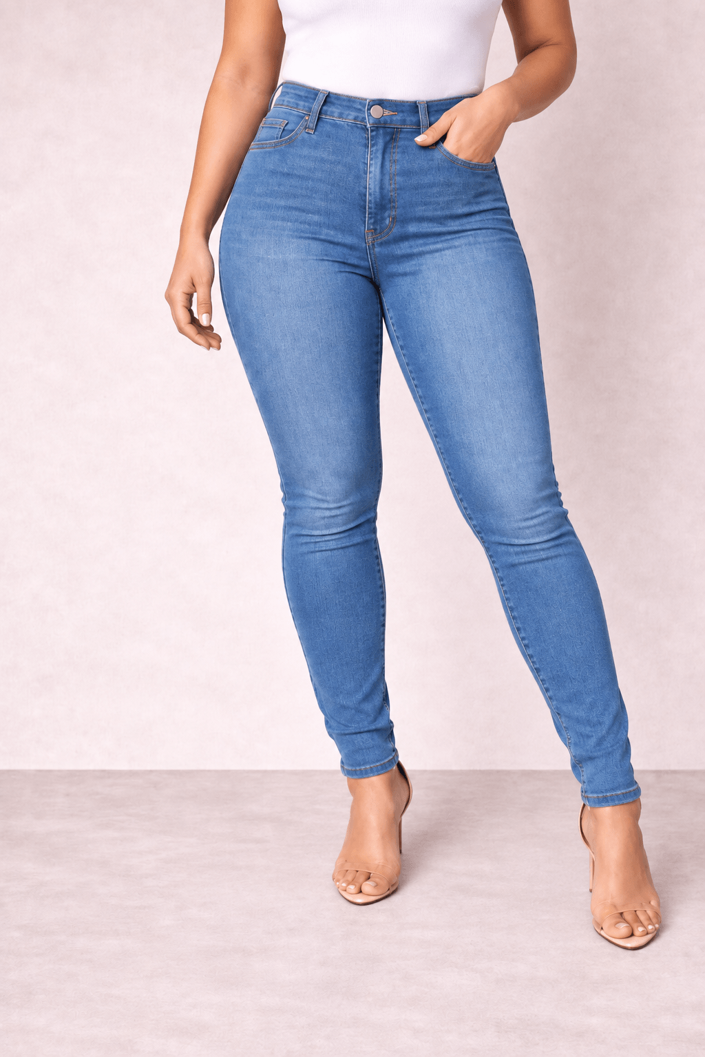 Pantalón Cashia Denim 101 en color denim medio de tiro alto y corte slim fit, medio plano inferior en talla M.