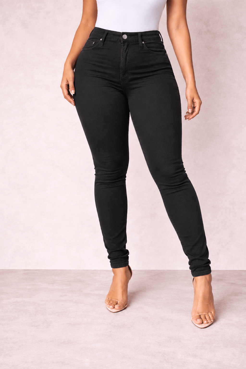 Pantalón Cashia Denim 101 negro de tiro alto y corte slim fit, medio plano inferior en talla L.