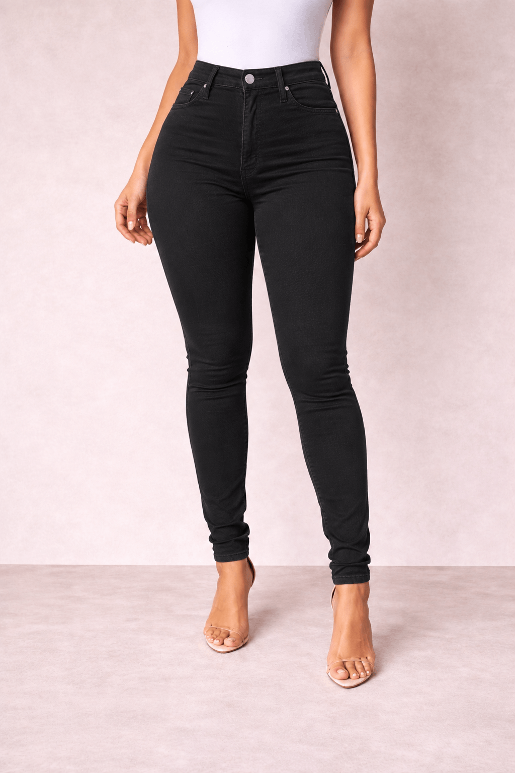 Pantalón Cashia Denim 101 negro de tiro alto y corte slim fit, medio plano inferior en talla M.
