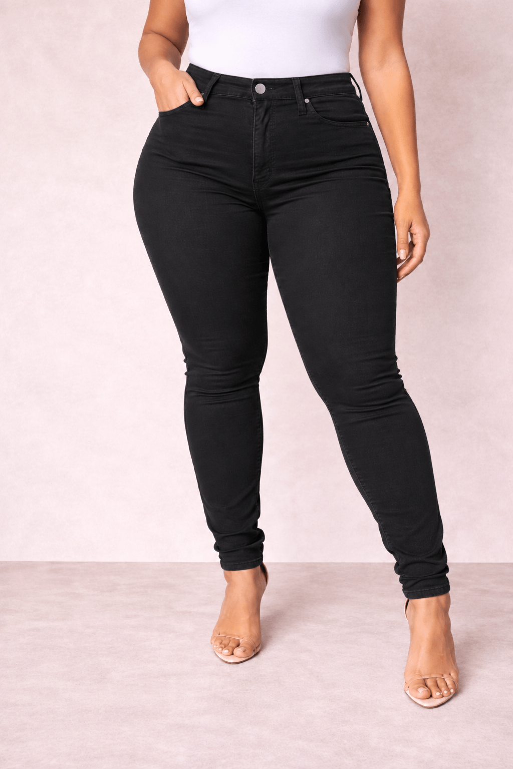 Pantalón Cashia Denim 101 negro de tiro alto y corte slim fit, medio plano inferior en talla XXL.