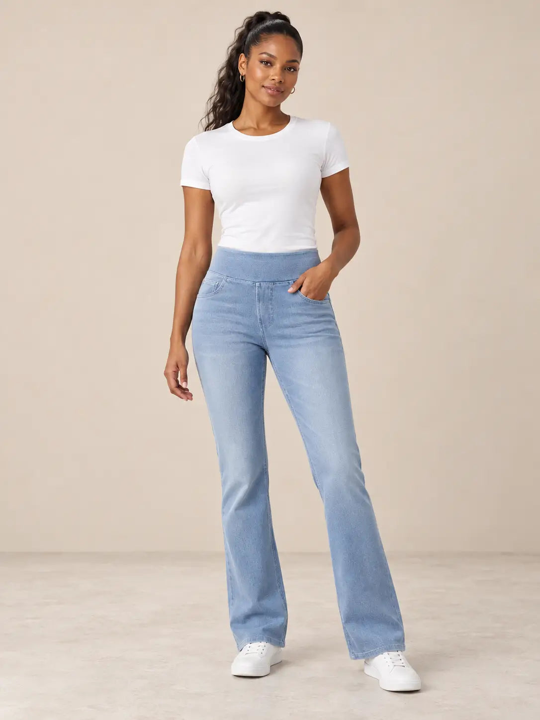 Pantalón Cashia Denim 200 azul claro,  frontal en modelo talla S
