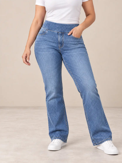 Pantalón Cashia Denim 200 en azul claro, talla M, vista de cintura a pies sobre modelo con camiseta blanca y zapatillas blancas