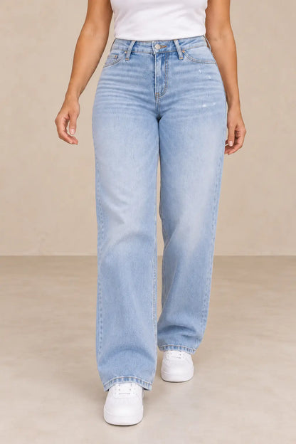 Medio plano inferior del pantalón Cashia Denim 402 azul claro, representación de talla M, 28–30.