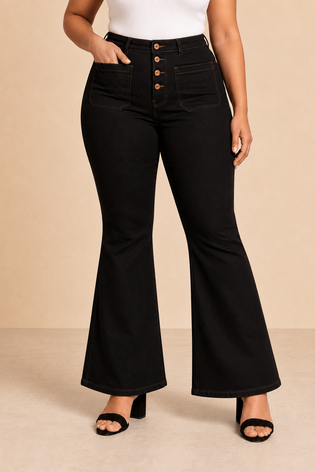 Pantalón Cashia Denim 502 negro de tiro alto y corte acampanado, medio plano inferior en talla L.