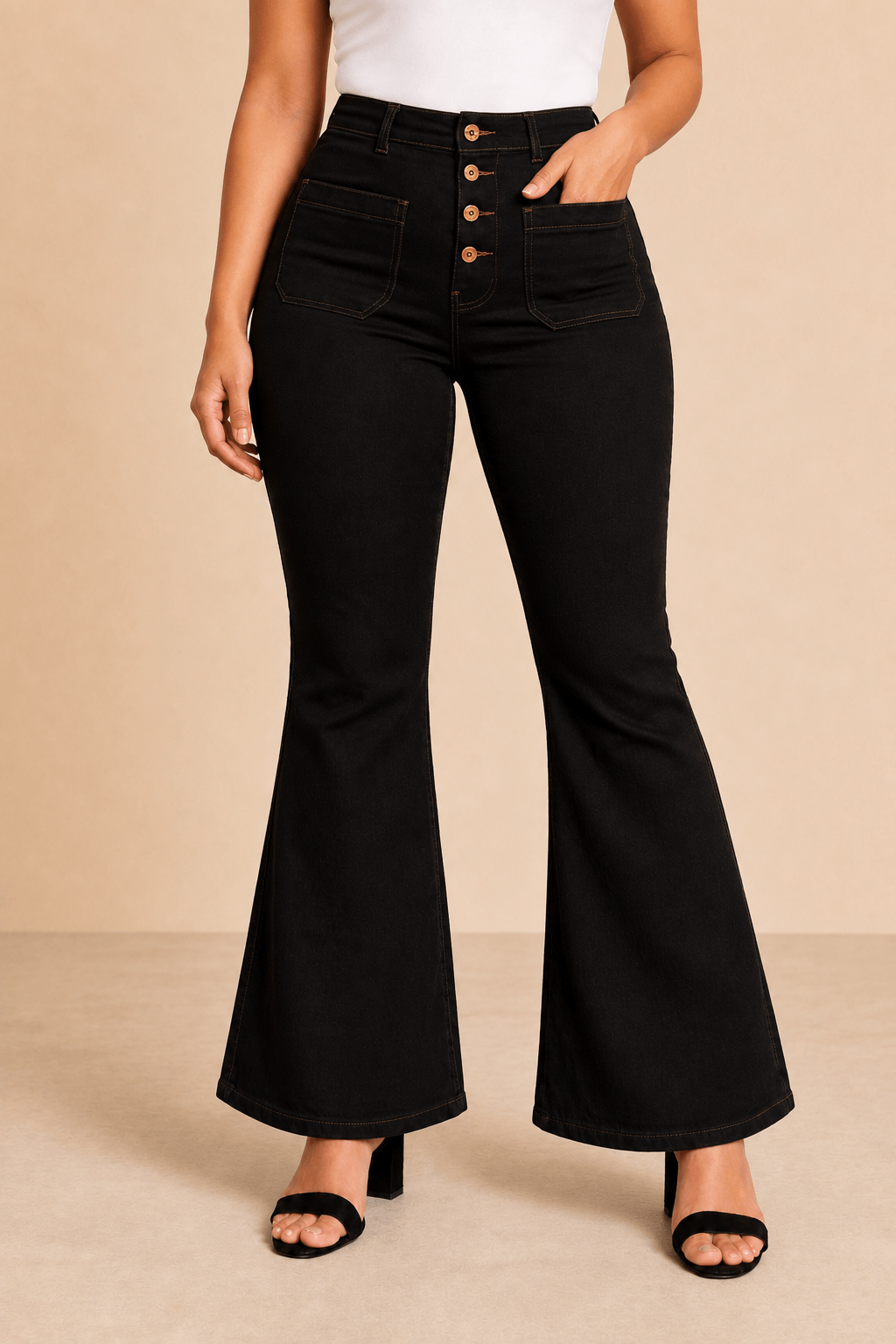 Pantalón Cashia Denim 502 negro de tiro alto y corte acampanado, medio plano inferior en talla M.
