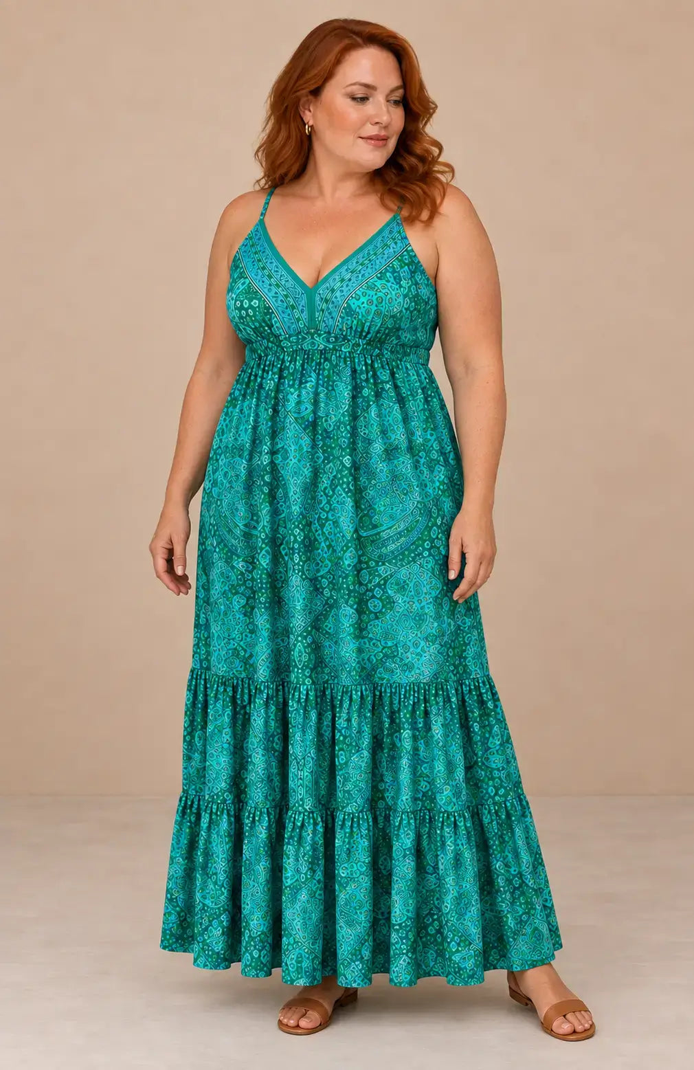 Vestido Cashia Taormina turquesa en modelo talla XL, vista de cuerpo entero