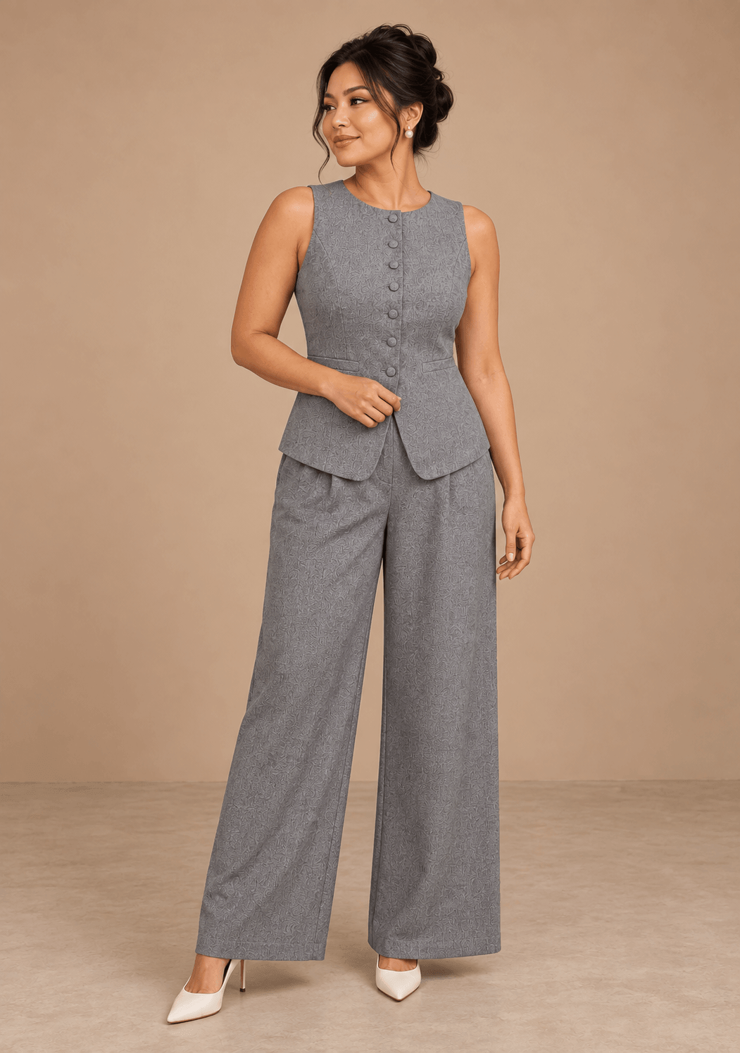 Conjunto Cashia Bellagio gris en modelo talla L de cuerpo entero