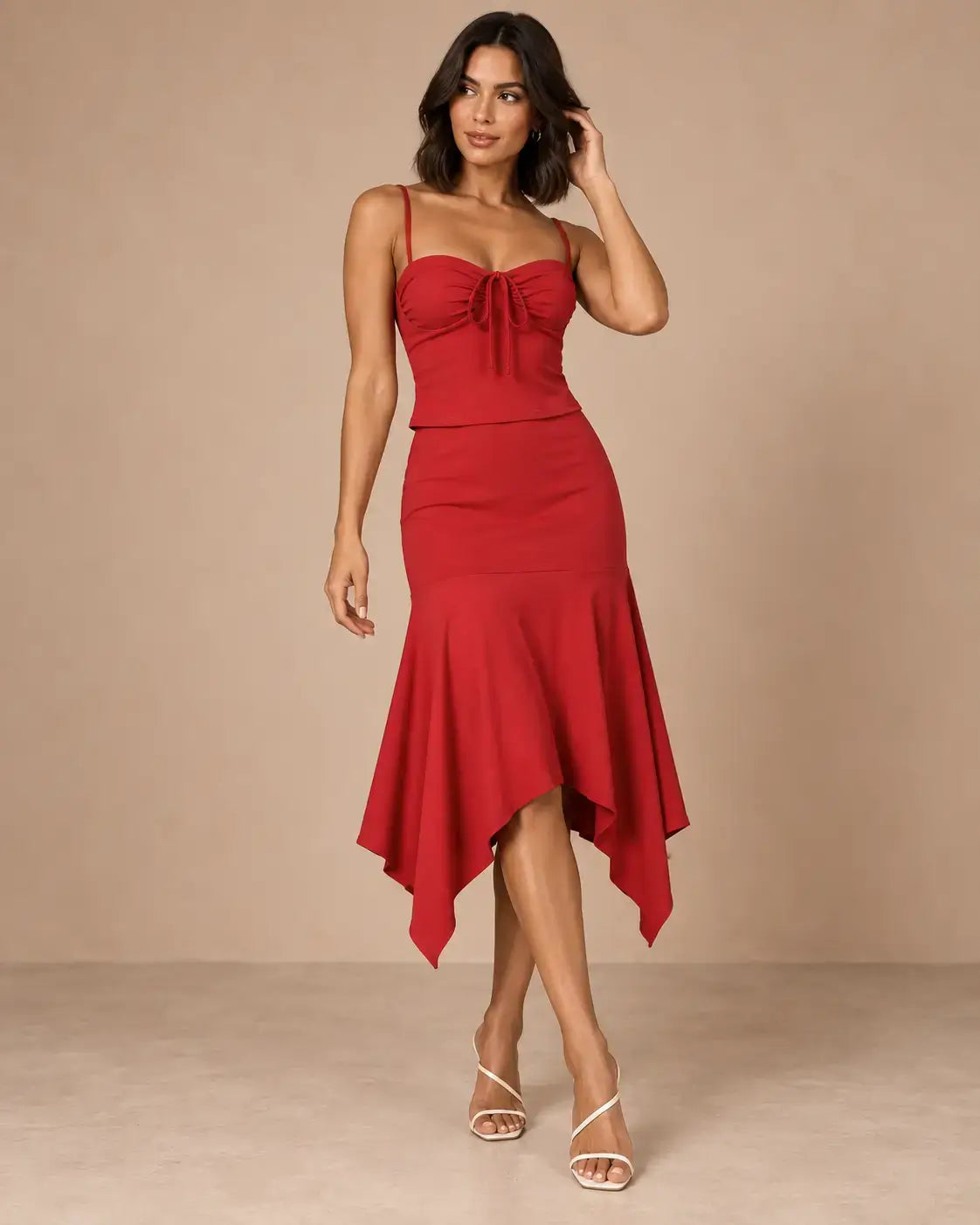 Conjunto Cashia Elba vino tinto talla M, top de tirantes con lazada y falda midi de bajo irregula