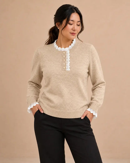 Jersey de mujer con encaje en cuello y puños Cashia Sauco en color beige, elegante y cómodo.