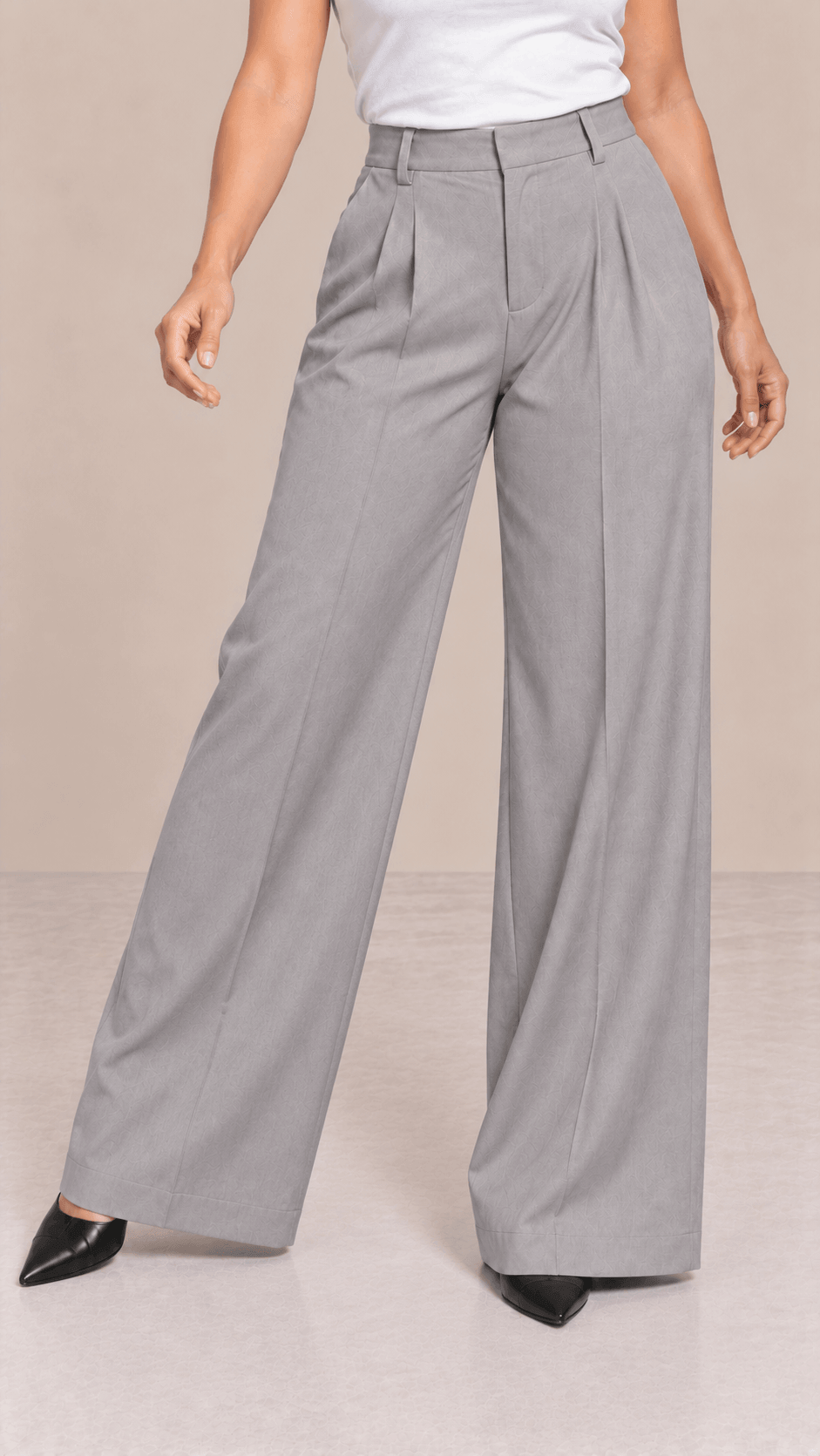 Pantalón Cashia Flow gris talla L en medio plano inferior