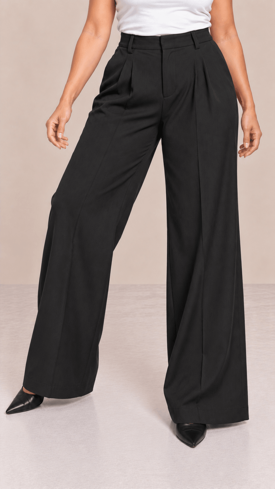 Pantalón Cashia Flow negro talla XL en medio plano inferior