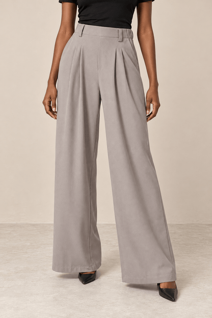 Pantalón ancho de tiro alto en gris claro Cashia Vault, con pliegues y corte elegante, ideal para cualquier ocasión.