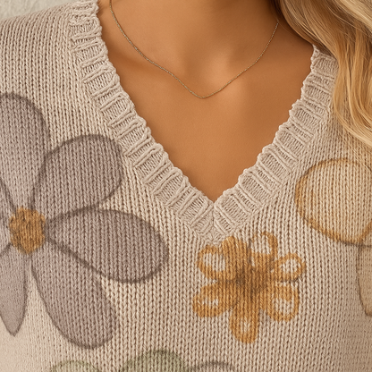 Suéter Cashia MIlán, de la colección Cashia Punto,color beige con dibujo de flores, detalle del cuello