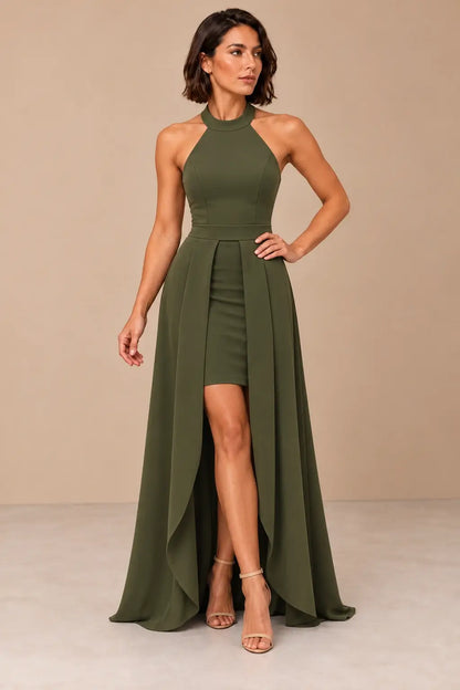 Vestido Cashia Rávena verde oliva, talla M, vista frontal con cuello halter y sobrefalda abierta.