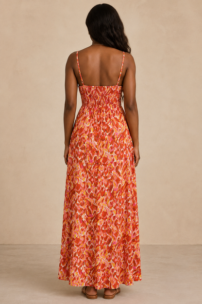 Vestido Cashia Salerno estampado, vista trasera de cuerpo entero con espalda elástica.